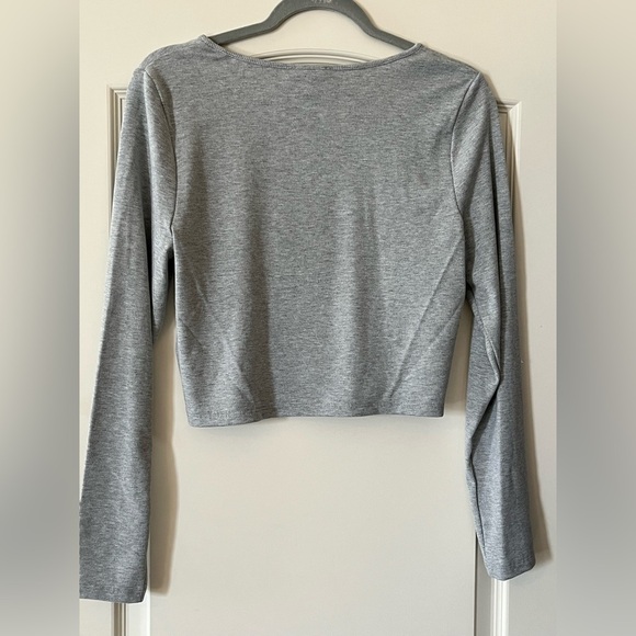 NWT Calvin Klein Gray Long Sleeve, Cropped Top, Slim, women’s size large - Picture 4 of 13
